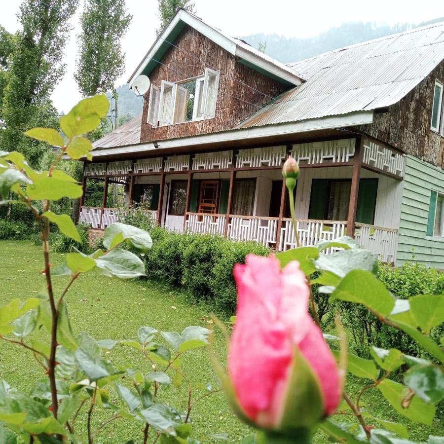 Pk Cottage Pahalgam Exterior photo