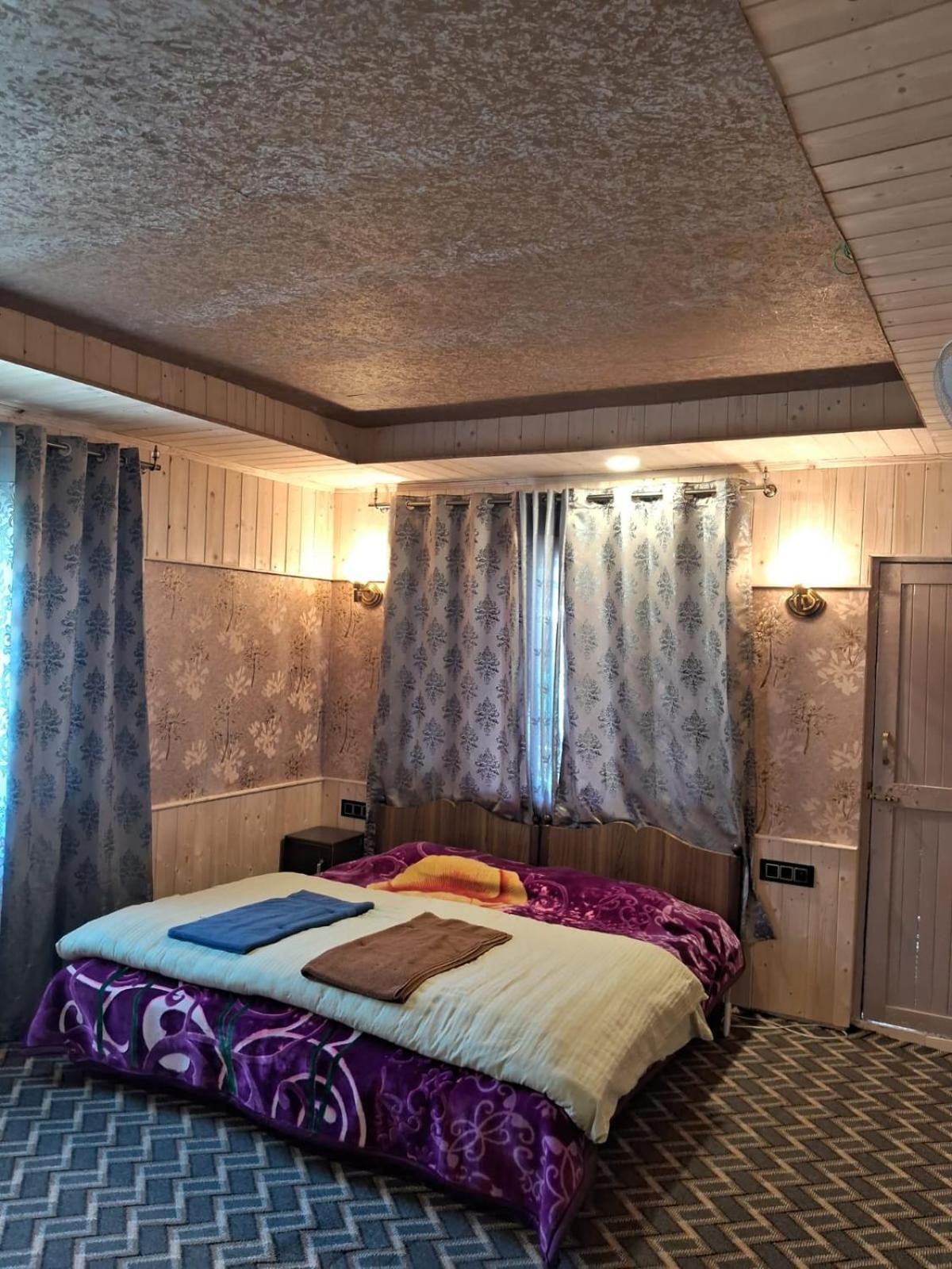 Pk Cottage Pahalgam Exterior photo